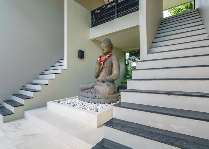 Exquisite 4bd Luxury In The Heart Of Berawa Villa Canggu (Bali)