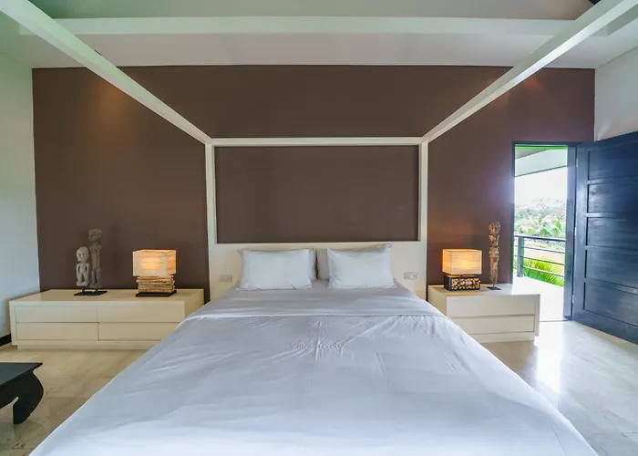 Villa Exquisite 4bd Luxury In The Heart Of Berawa Canggu (Bali)