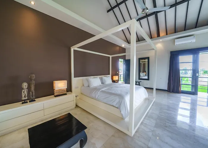 Exquisite 4bd Luxury In The Heart Of Berawa * Canggu (Bali)