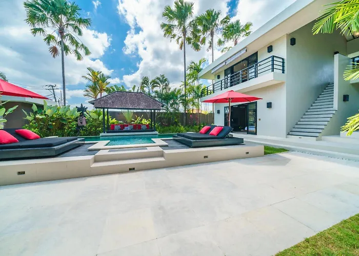 Exquisite 4bd Luxury In The Heart Of Berawa Villa