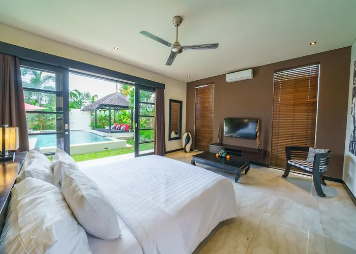Exquisite 4bd Luxury In The Heart Of Berawa Canggu (Bali)
