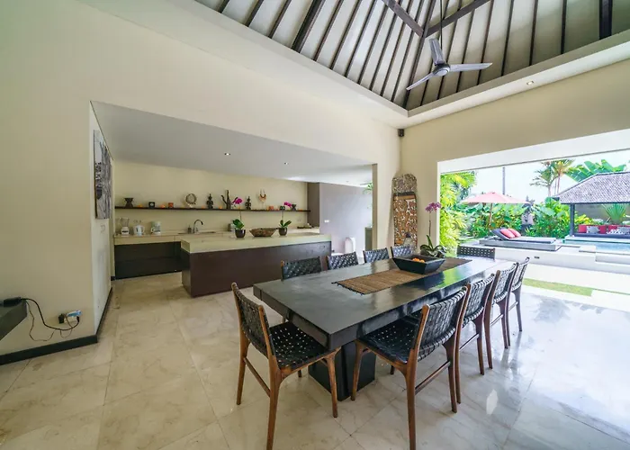 Exquisite 4bd Luxury In The Heart Of Berawa Villa