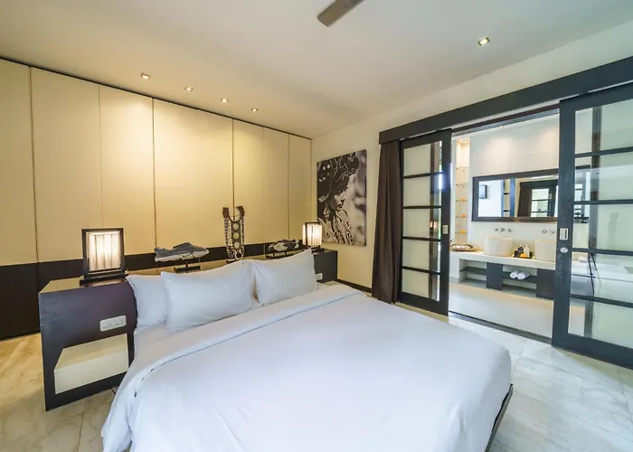 Exquisite 4bd Luxury In The Heart Of Berawa Villa Canggu (Bali)