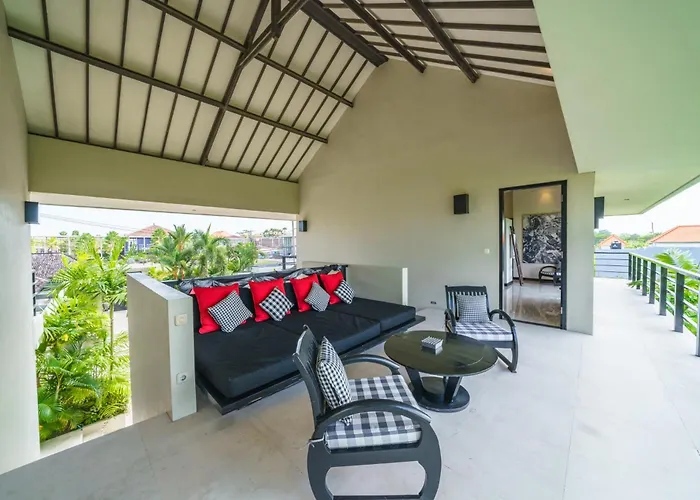 Villa Exquisite 4bd Luxury In The Heart Of Berawa *