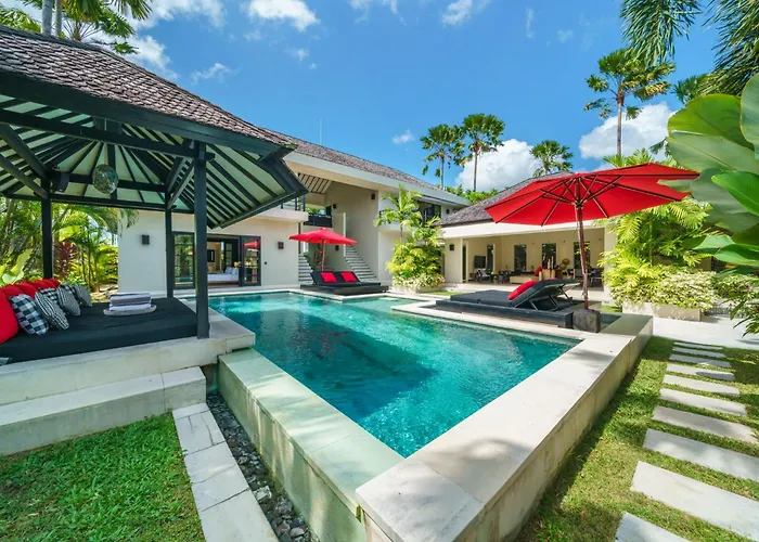 Exquisite 4bd Luxury In The Heart Of Berawa Villa