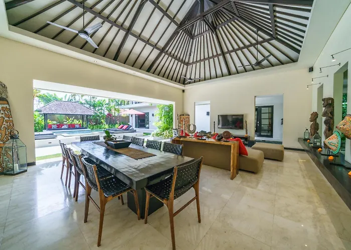 Exquisite 4bd Luxury In The Heart Of Berawa * Canggu (Bali)