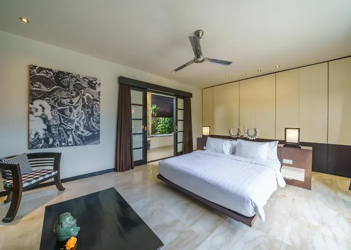 Exquisite 4bd Luxury In The Heart Of Berawa Villa Canggu (Bali)