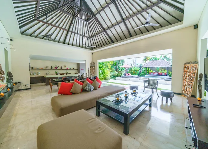 Exquisite 4bd Luxury In The Heart Of Berawa Canggu (Bali)