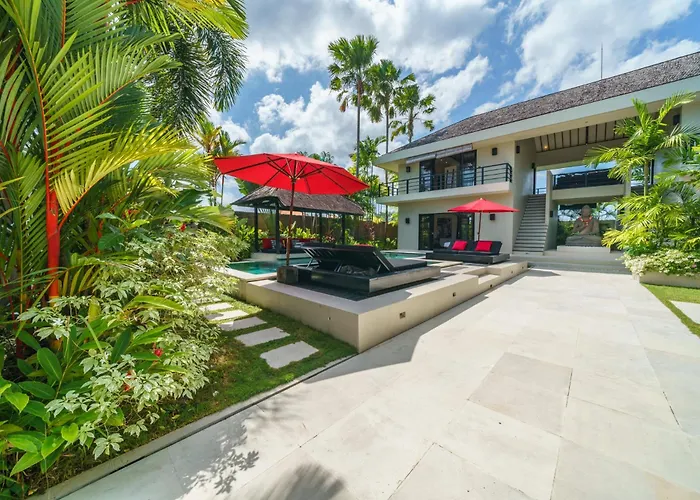 Exquisite 4bd Luxury In The Heart Of Berawa Villa